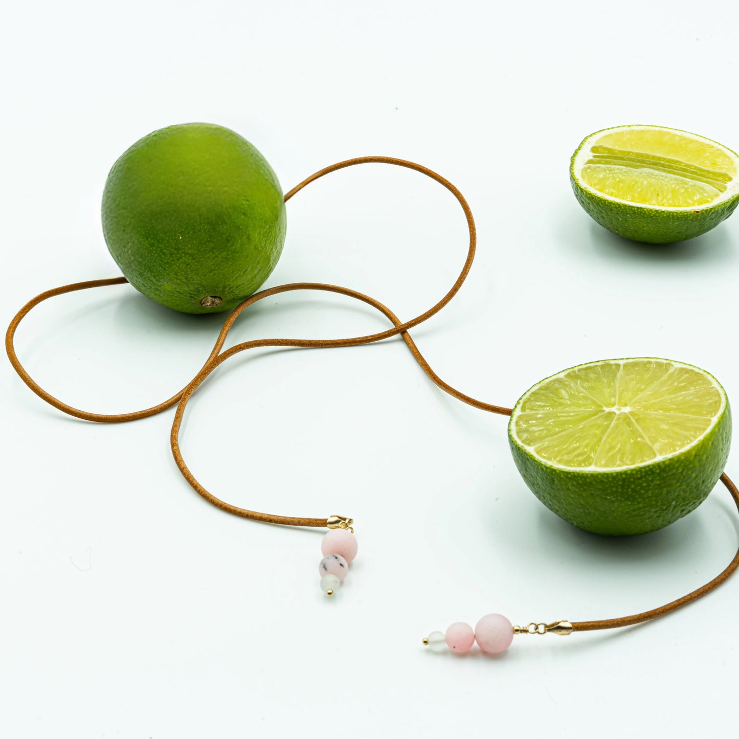 Sakura Bőr Lariat Nyaklánc