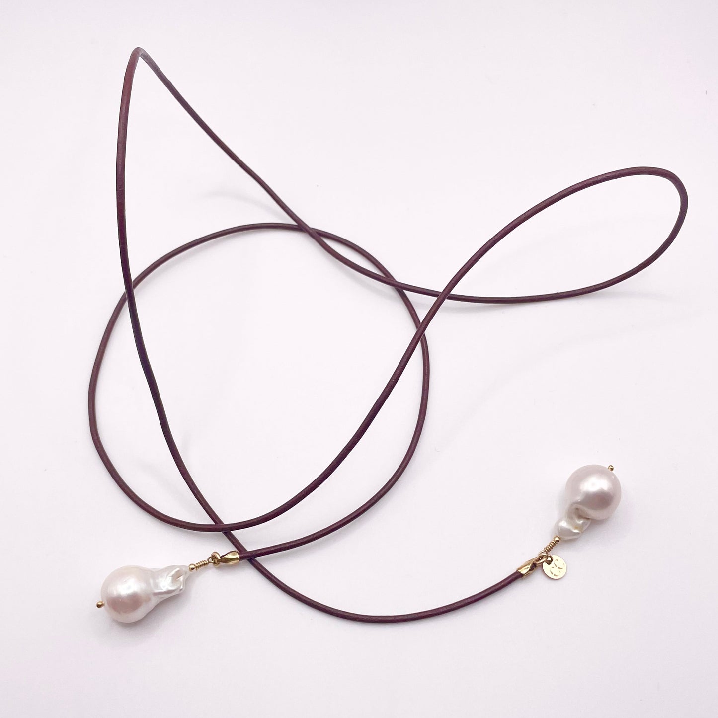 Duchesse Bőr Lariat Nyaklánc 