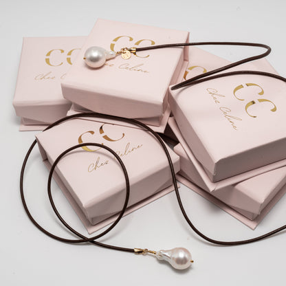 Duchesse Bőr Lariat Nyaklánc 